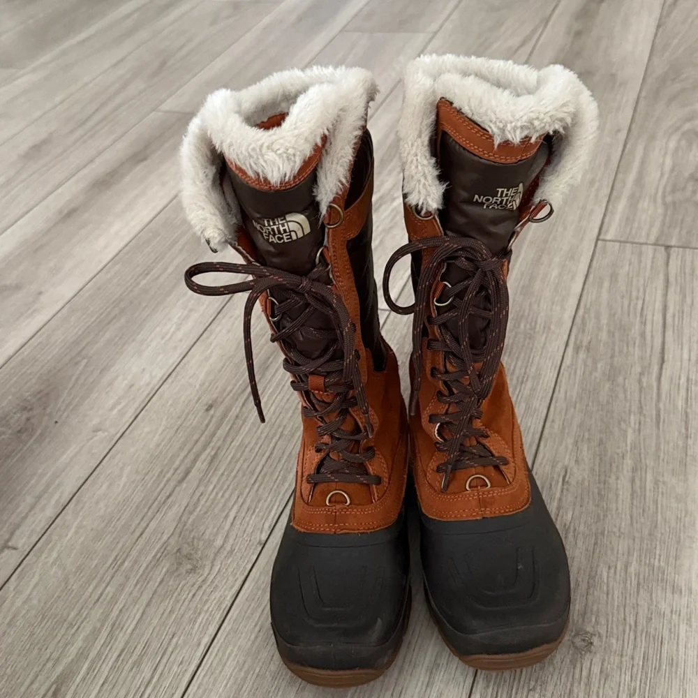 The North Face Women's Shellista Tall Faux-Fur Trim lace up Winter Boots 7.5
